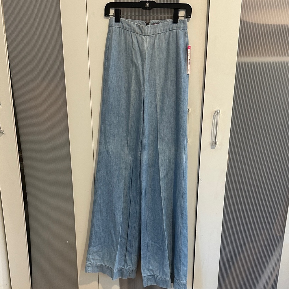 Alice + Olivia Light Wash Wide-Leg Denim Jeans
